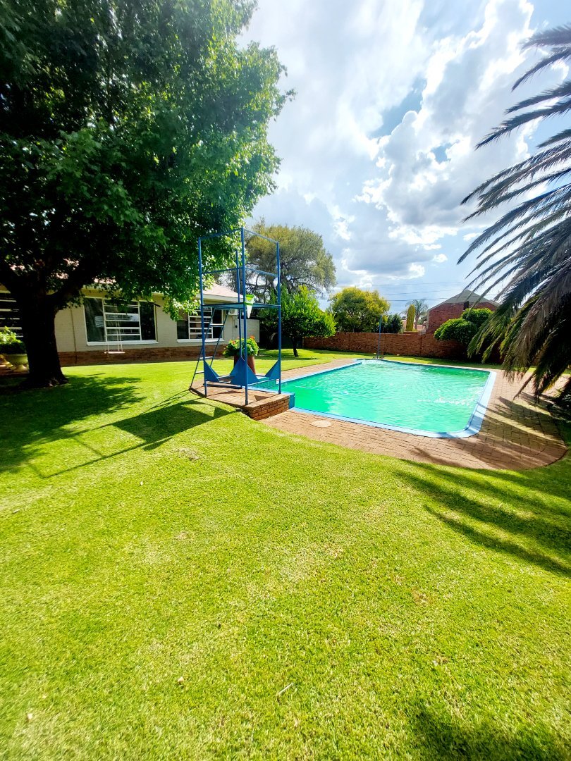 3 Bedroom Property for Sale in Flamwood North West